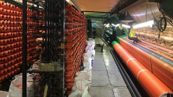 weaving of orange warning net-Nettingland